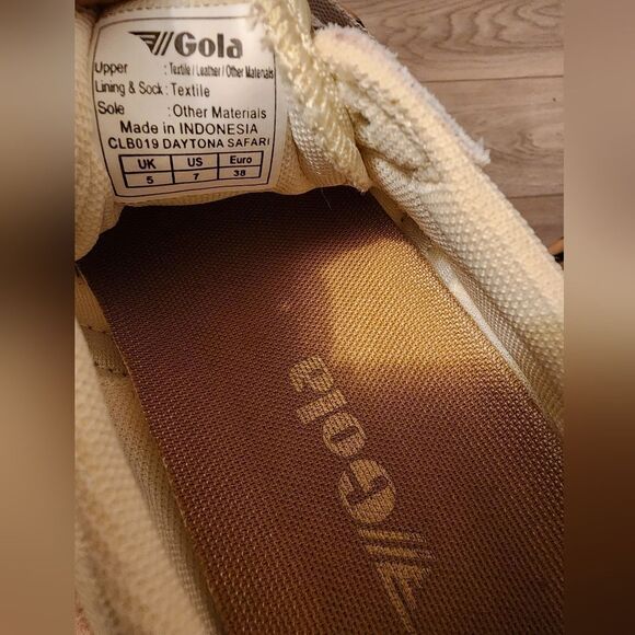 Gold  - Picture 8 of 12